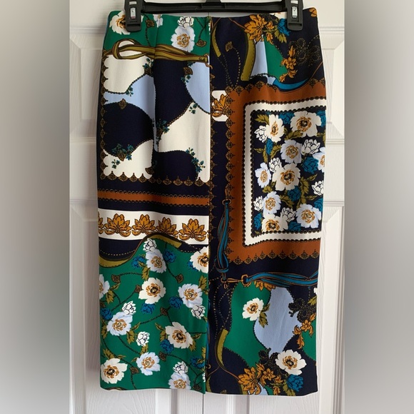 NY&Co 7th Avenue Pencil Skirt - Picture 3 of 3